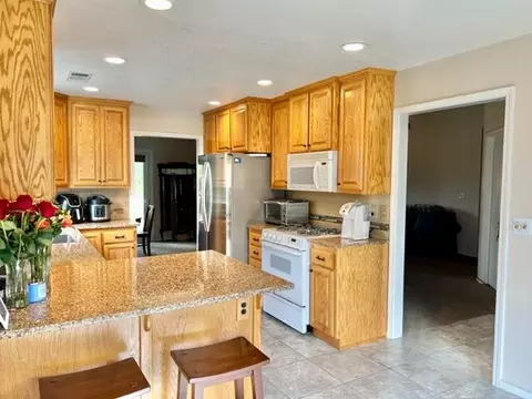 2288 Sophy Pl, Redding, CA 96003 photo 2
