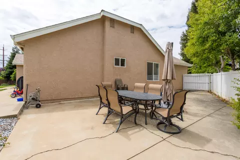 3098 Clear Water Ct, Redding, CA 96002 photo 27