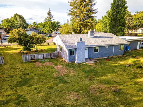 3240 W Bailey Dr, Anderson, CA 96007 photo 5