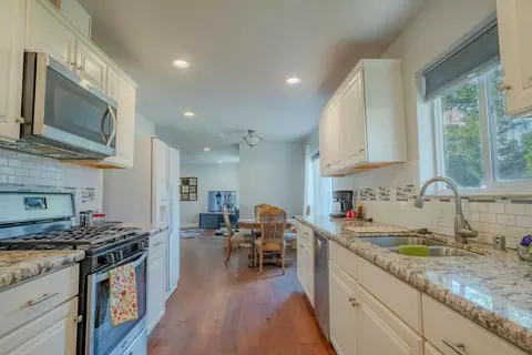 3240 W Bailey Dr, Anderson, CA 96007 photo 9