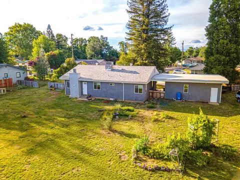 3240 W Bailey Dr, Anderson, CA 96007 photo 3