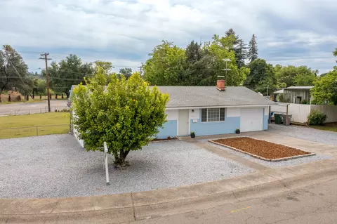 2005 Athens Ave, Redding, CA 96001 photo 2