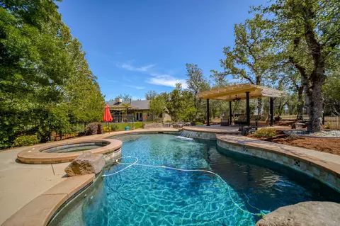 16414 Lamb Ln, Redding, CA 96001 photo 3