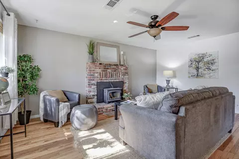 1740 Regent Ave, Redding, CA 96001 photo 2