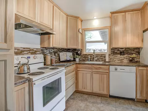1740 Regent Ave, Redding, CA 96001 photo 8