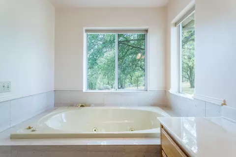 1080 Henry Moore Ln, Redding, CA 96003 photo 23