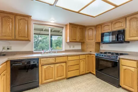 1080 Henry Moore Ln, Redding, CA 96003 photo 15