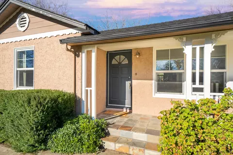 726 Coronado St, Redding, CA 96003 photo 2