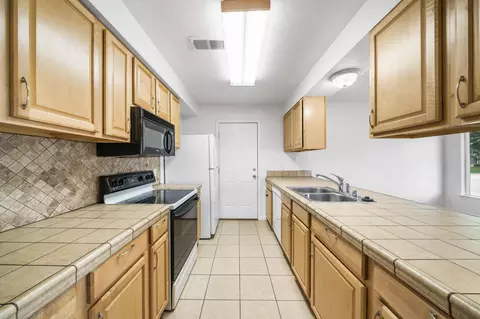 3701 Pegasus St, Redding, CA 96002 photo 8