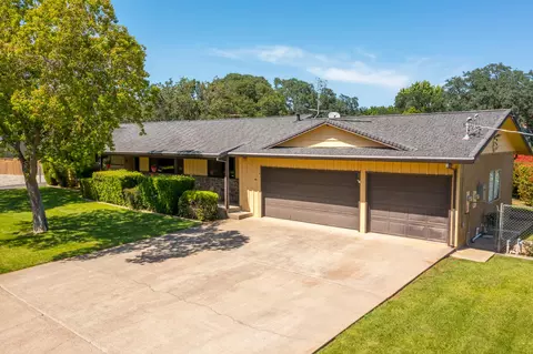 4220 Va Hermosa, Red Bluff, CA 96080 photo 2
