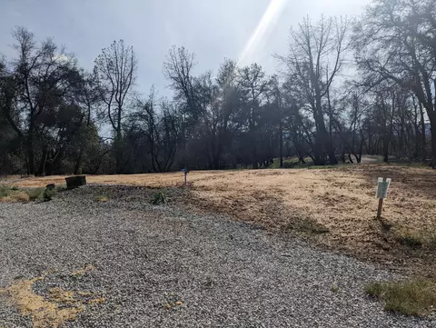 19980 Lynn Dr, Redding, CA 96003 photo 1