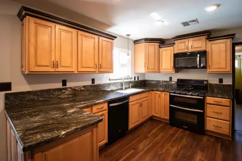 5177 Debbie Ln, Redding, CA 96002 photo 1