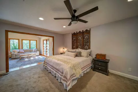 513 Royal Oaks Dr, Redding, CA 96001 photo 5