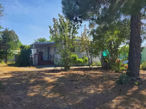 4557 White River Dr, Redding, CA 96003 photo 2