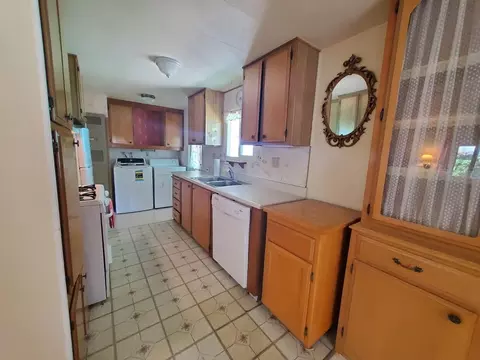 4557 White River Dr, Redding, CA 96003 photo 9