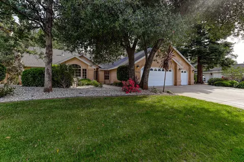 2675 Castlewood Dr, Redding, CA 96002 photo 1