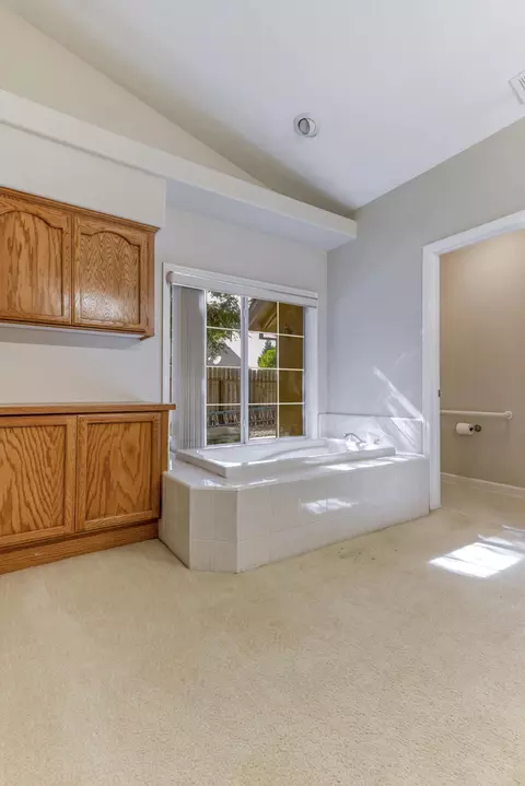 2675 Castlewood Dr, Redding, CA 96002 photo 58
