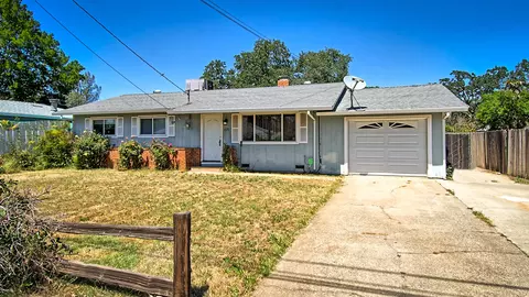 1676 Derby Ln, Redding, CA 96002 photo 1