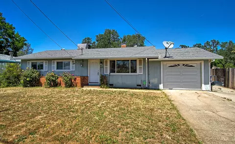 1676 Derby Ln, Redding, CA 96002 photo 2