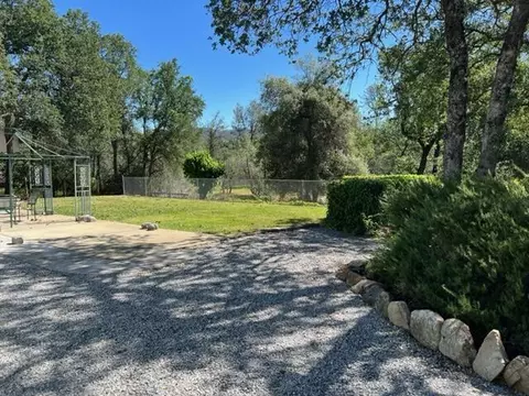 13943 Sandisle Dr, Redding, CA 96003 photo 6