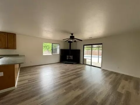 1630 Canter Ct, Redding, CA 96002 photo 12