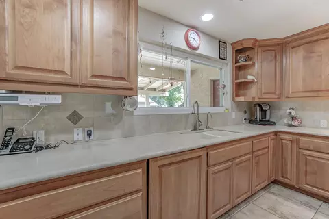 3030 Sacramento Dr, Redding, CA 96001 photo 10