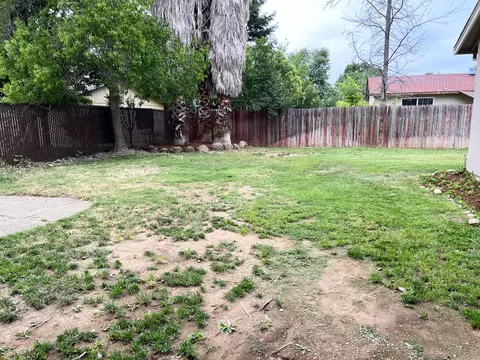 2050 Athens Ave, Redding, CA 96001 photo 8