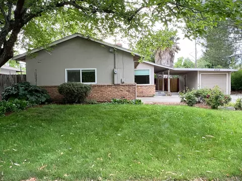 2050 Athens Ave, Redding, CA 96001 photo 4