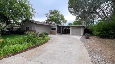 2050 Athens Ave, Redding, CA 96001 photo 2