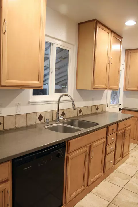 2050 Athens Ave, Redding, CA 96001 photo 28