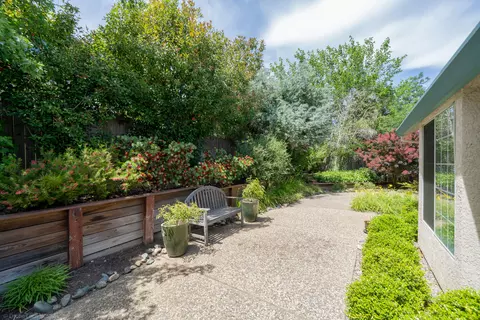 521 Bayhill Ct, Redding, CA 96003 photo 19