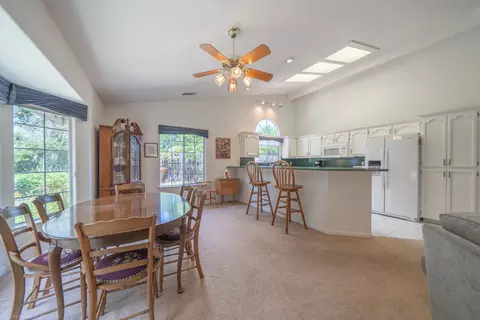 521 Bayhill Ct, Redding, CA 96003 photo 9