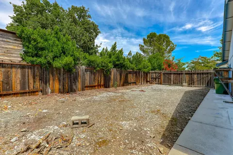 3575 Magnums Way, Redding, CA 96003 photo 4