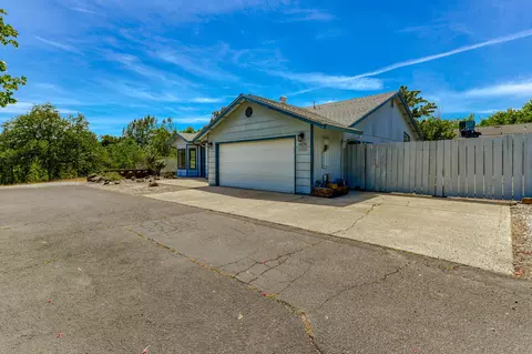3575 Magnums Way, Redding, CA 96003 photo 2
