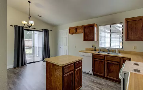 3927 Travona St, Redding, CA 96001 photo 16