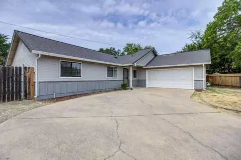 3927 Travona St, Redding, CA 96001 photo 1