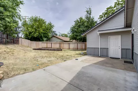 3927 Travona St, Redding, CA 96001 photo 8
