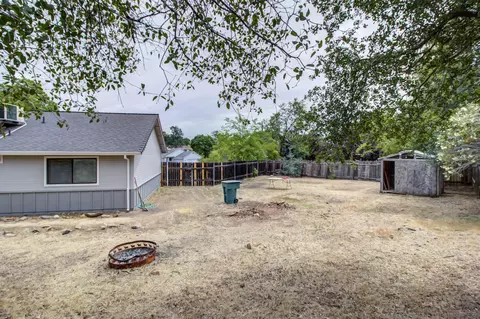 3927 Travona St, Redding, CA 96001 photo 9