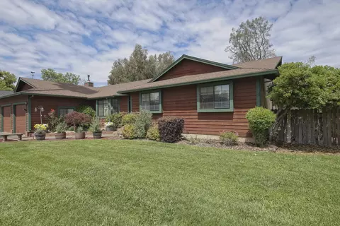 1616 Filaree Dr, Redding, CA 96002 photo 4