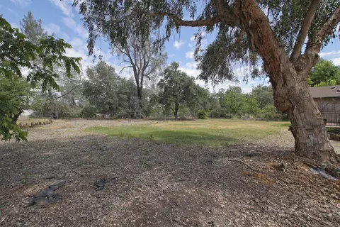 1616 Filaree Dr, Redding, CA 96002 photo 32