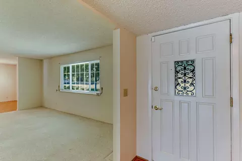 5082 Surrey Dr, Redding, CA 96002 photo 3