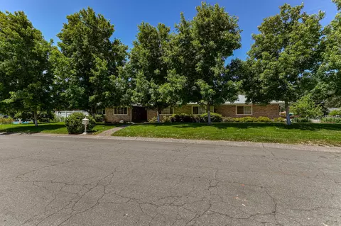 5082 Surrey Dr, Redding, CA 96002 photo 46