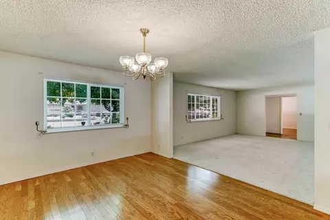 5082 Surrey Dr, Redding, CA 96002 photo 11