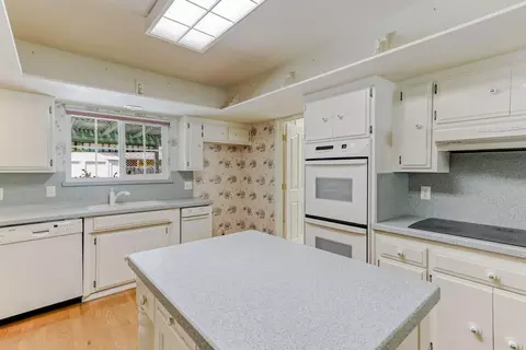 5082 Surrey Dr, Redding, CA 96002 photo 13