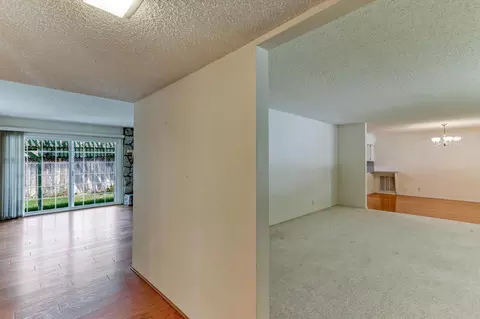 5082 Surrey Dr, Redding, CA 96002 photo 4