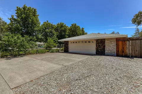 5082 Surrey Dr, Redding, CA 96002 photo 45