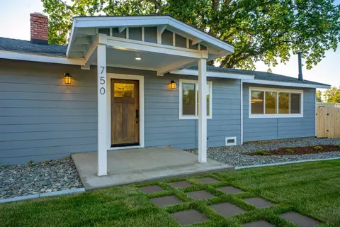 750 West Ave, Red Bluff, CA 96080 photo 2