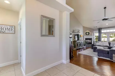 19850 Holstein Ln, Redding, CA 96002 photo 7