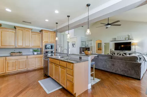 19850 Holstein Ln, Redding, CA 96002 photo 14