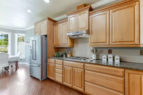 19850 Holstein Ln, Redding, CA 96002 photo 13